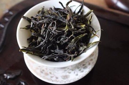 鴨屎香單叢雪片茶的特點(diǎn)，鳳凰雪片茶有什么特點(diǎn)？