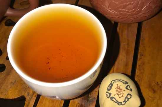 正山小種適合女人喝嗎，女人經(jīng)常喝正山小種茶好嗎