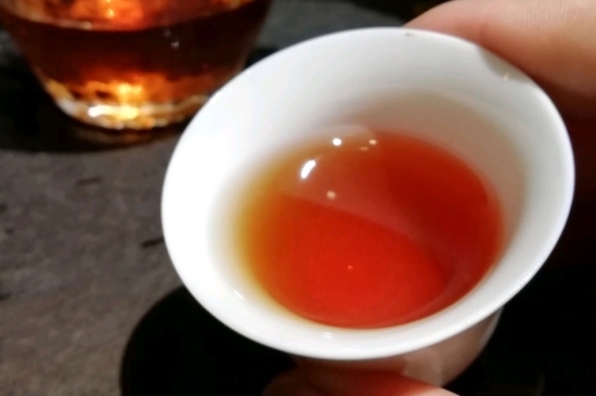 長期喝巖茶會上火嗎？巖茶這樣喝了容易上火！