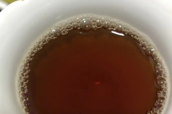 老白茶上火還是去火？夏季喝煮的老白茶會(huì)容易上火！