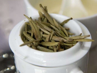 白茶煮好還是泡好喝，老白茶是泡還是煮？