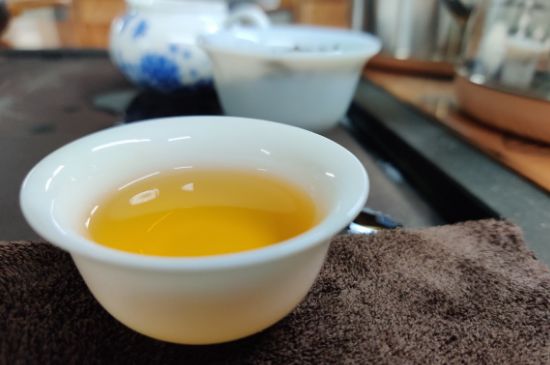 蜜蘭香好還是鴨屎香好，鳳凰單叢茶蜜蘭香和鴨屎香特點(diǎn)有哪些？