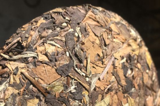 7年壽眉和2年白牡丹哪個好，老白茶壽眉與白牡丹的口感區(qū)別